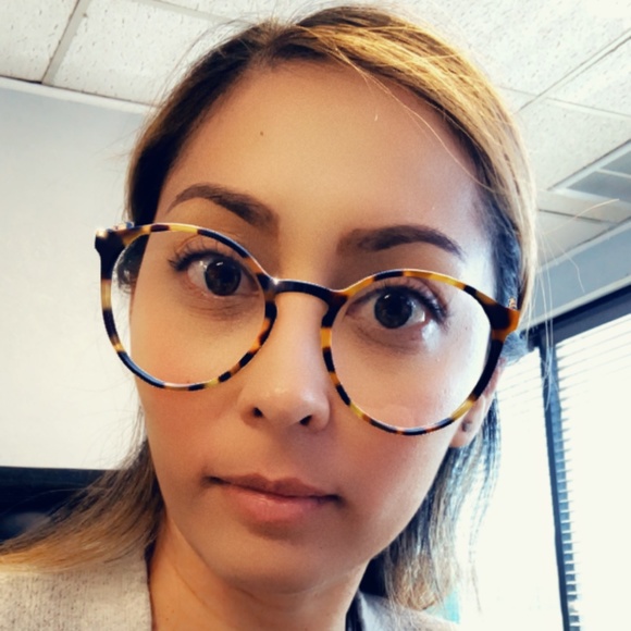 Meet your Posher, Cecilia - Picture 1 of 1